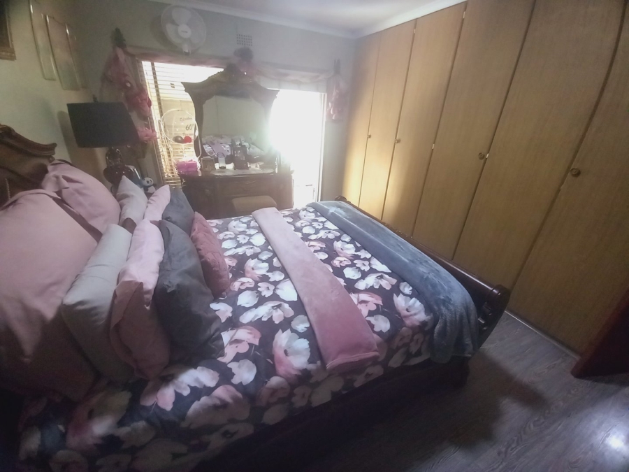 5 Bedroom Property for Sale in Vaalpark Free State